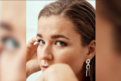 Muchová při oblékání latexu ztratila zábrany, Krejčíková v dojemném objetí s vítězkou