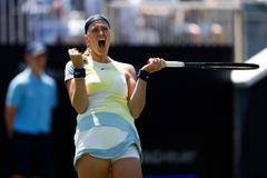 Zápas Petry Kvitové s Beatriz Haddadovou Maiaovou v semifinále turnaje v Eastbourne