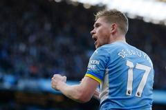 Kevin de Bruyne slaví gól Manchesteru City v anglické lize v derby s United