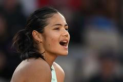 French Open 2022, 2. den (Emma Raducanuová)