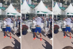 Djokovič se schovával pod tričko. Uřízl si ostudu před Neymarem