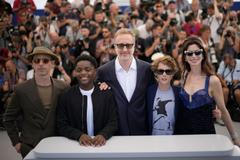 Jeremy Strong, Jaylin Webb, Anne Hathaway, Banks Repeta, James Gray, Cannes, 2022