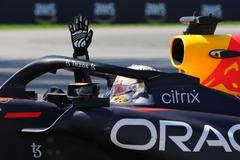 Max Verstappen v Red Bullu slaví vítězství ve Velké ceně Kanady F1 2022