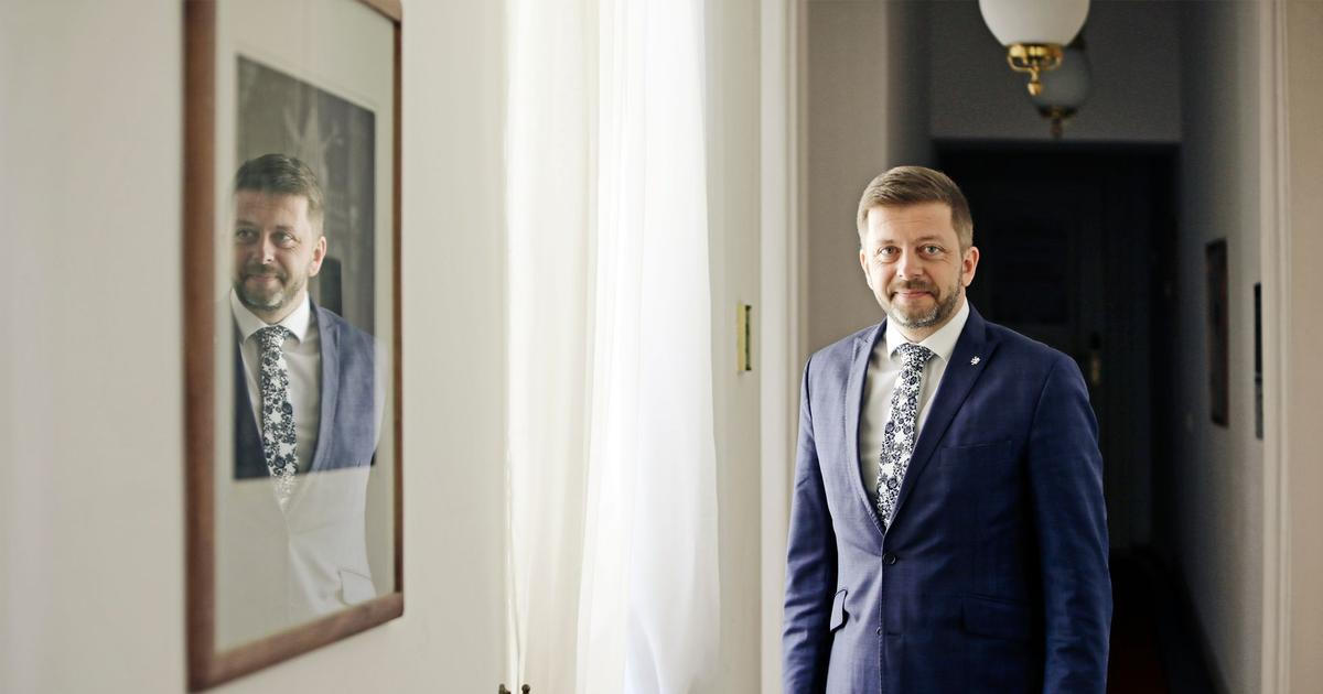 Chtějí, abych jim políbil prsten, tvrdí Rakušan. A nabízí zcela nečekané řešení