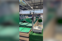 Přehlídka prázdných regálů na Ukrajině. K dostání je jen mrkev a pomeranče