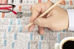 Inzerát, noviny, hledání zaměstnání, nezaměstnanost - ilustrační foto.