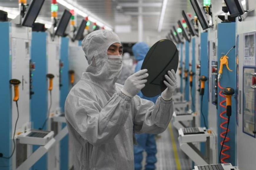 Výrobce čipů TSMC vydělal rekordní sumu, sází na rozmach umělé inteligence