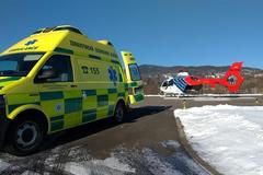 záchranná služba sanitka záchranář ilustrační