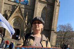 Rusové v Praze protestovali proti Putinovi a válce na Ukrajině