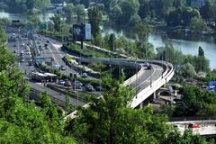 Záběry z Barrandovských teras. Začala obávaná oprava nejvytíženějšího mostu v Praze.