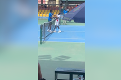 Facky po vzoru Willa Smitha padají i na tenisovém kurtu juniorů