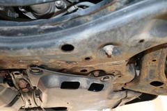 Koroze auta v trávě