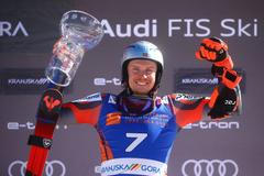 Henrik Kristoffersen slaví výhru v obřím slalomu ve Světovém pohár v Kranjské Goře