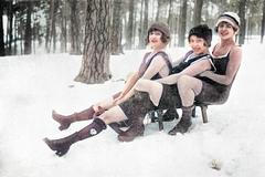 Jednorázové užití / Fotogalerie / Retro zima. Tak se dřív sáňkovalo a bobovalo