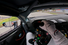 Jiří Mičánek v Lamborghini  na trati závodu do vrchu Zámecký vrch v Náměšti