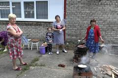 Nemají vodu, elektřinu ani plyn. Obyvatelé Novoluhansku čelí každodennímu ostřelování