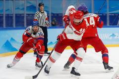 OH 2022, Peking, hokej, Česko - Dánsko, Nicholas Jensen, Roman Červenka, Matěj Stránský