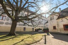 Uprchlická rodina na zámku Opočno