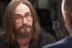 Náš klip má být i terapií. Kolektivní vinu cítím, válku odsuzuji, říká Ochepovsky