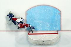 Klára Peslarová inkasuje v nájezdech rozhodující gól zápasu