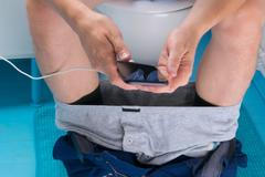 Záchod, telefon, wc