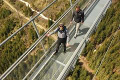 Nejdelší lávka na světě. Prošli jsme se po atrakci Skybridge