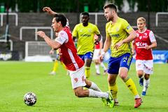 Pavel Černý z Pardubic a Martin Cedidla ze Zlína v zápase 4. kolo nadstavby Fortuna:Ligy.