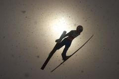 Viktor Polášek v závodě na velkém můstku na MS 2021