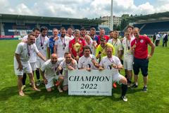 Česká fotbalová reprezentace vinařů slaví titul z domácího Eura