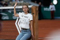 French Open 2022, aktivistka během semifinále