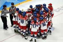 České hokejistky slaví vítězství nad Švédskem na olympiádě v Pekingu 2022