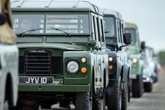 Jauguar Land Rover průvod 70. výročí královny