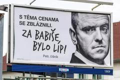 ŽIVĚ: Za Babiše bylo líp, hlásají billboardy po celém Česku. Rozjel volební kampaň?