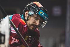 Ruský hokejový obránce Oleg Pogorišnyj