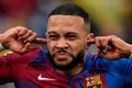 Memphis Depay slaví gól Barcelony v zápase španělské ligy proti Elche