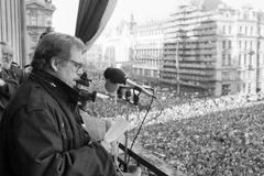 Václav Havel, 10. prosince 1989, Den lidských práv, Václavské náměstí
