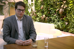 Život v pandemii - matematik Jakub Weiner o proočkovanost dětí v Česku