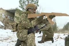 RFE - Ukrajina buduje domobranu