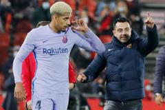 Xavi a Ronald Araujo