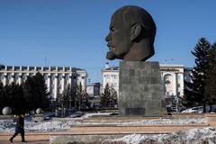 Leninova busta na hlavním náměstí v největším burjatském městě Ulan-Ude.