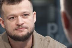 Někteří dobrovolníci čekají od Ukrajinců vděčnost a bílou barvu pleti, říká Hilgart