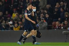 Tomáš Souček v utkání se Southamptonem utrpěl krvavé zranění hlavy