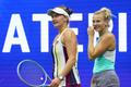 Barbora Krejčíková a Kateřina Siniaková při finále US Open 2022