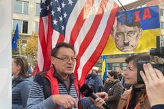 Video: Za tohle jsem klíči nezvonil, říká odpůrce demonstrantů na podporu Ukrajiny