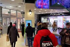 Před bankomaty se v Rusku tvoří fronty. Obyvatelé se obávají dalšího vývoje