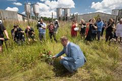 Foto: Demolice vepřína v Letech začala. Bude stát méně, za rok bude otevřen památník