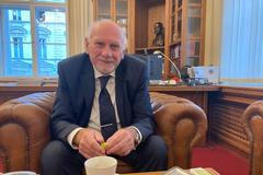 Nechci agrofertizaci země, říká Rychetský k volbě prezidenta v narážce na Babiše