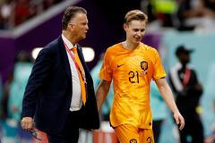 Louis van Gaal a Frenkie de Jong, MS v Kataru 2022
