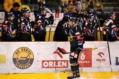 Radost hokejistů Litvínova v zápase extraligy