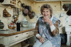 V Poslední aristokratce si zahrála roli snů. Proč mohla Eliška Balzerová pít alkohol?